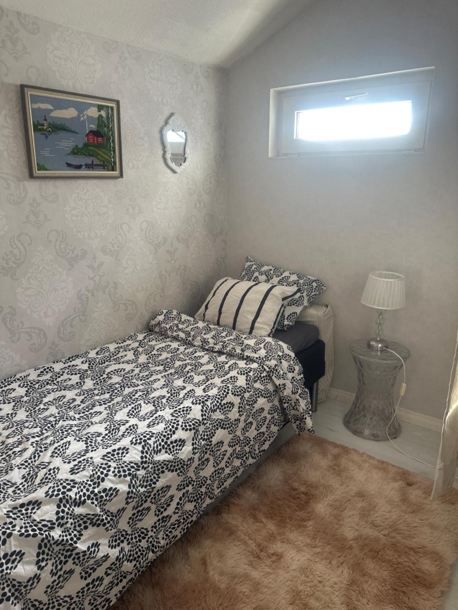 Small Guest Room Turku Bagian luar foto